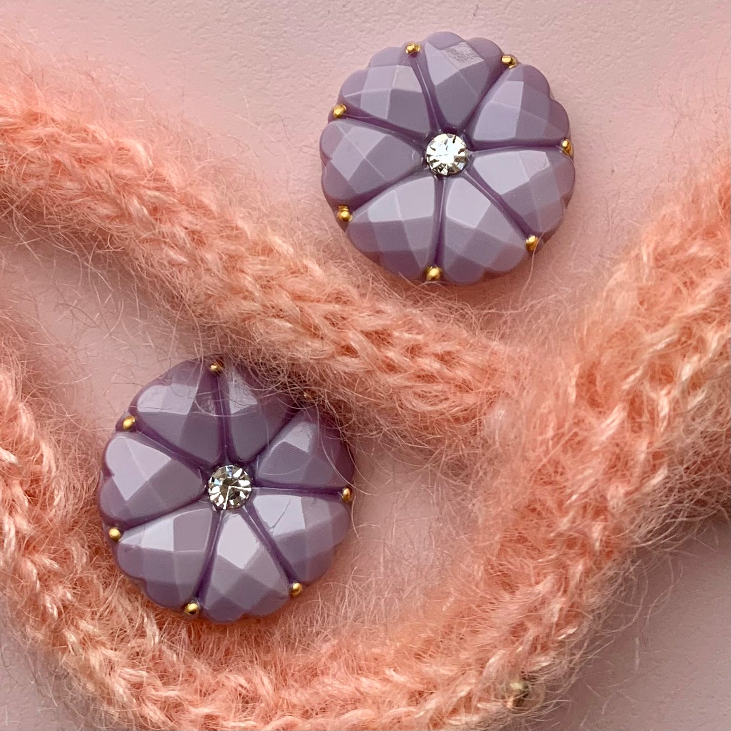 Lilla Dahlia knap 22mm med klar similisten