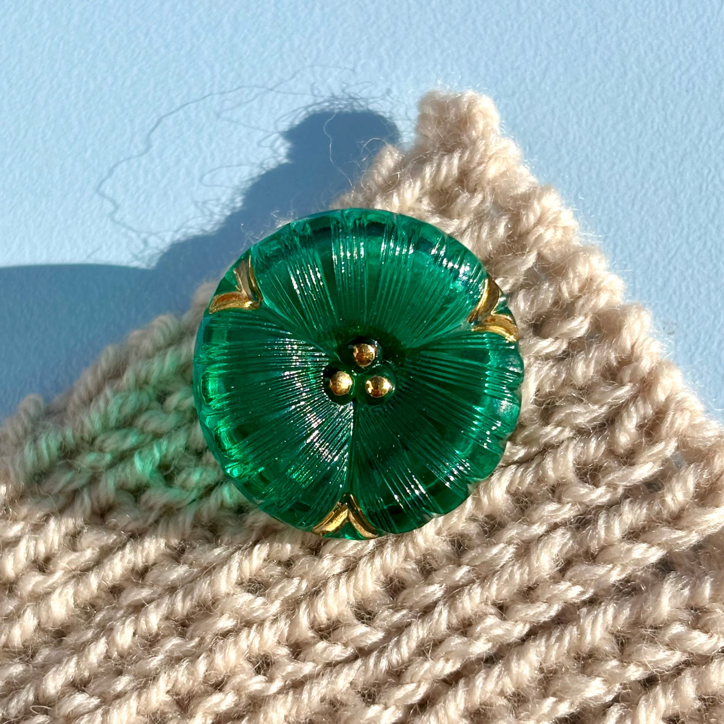18mm - DAISY knap - Mosgrøn, Guld