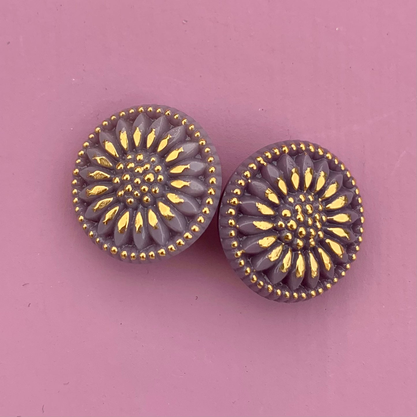 18mm - SOLSIKKE knap - Lavendel Lilla, Guld