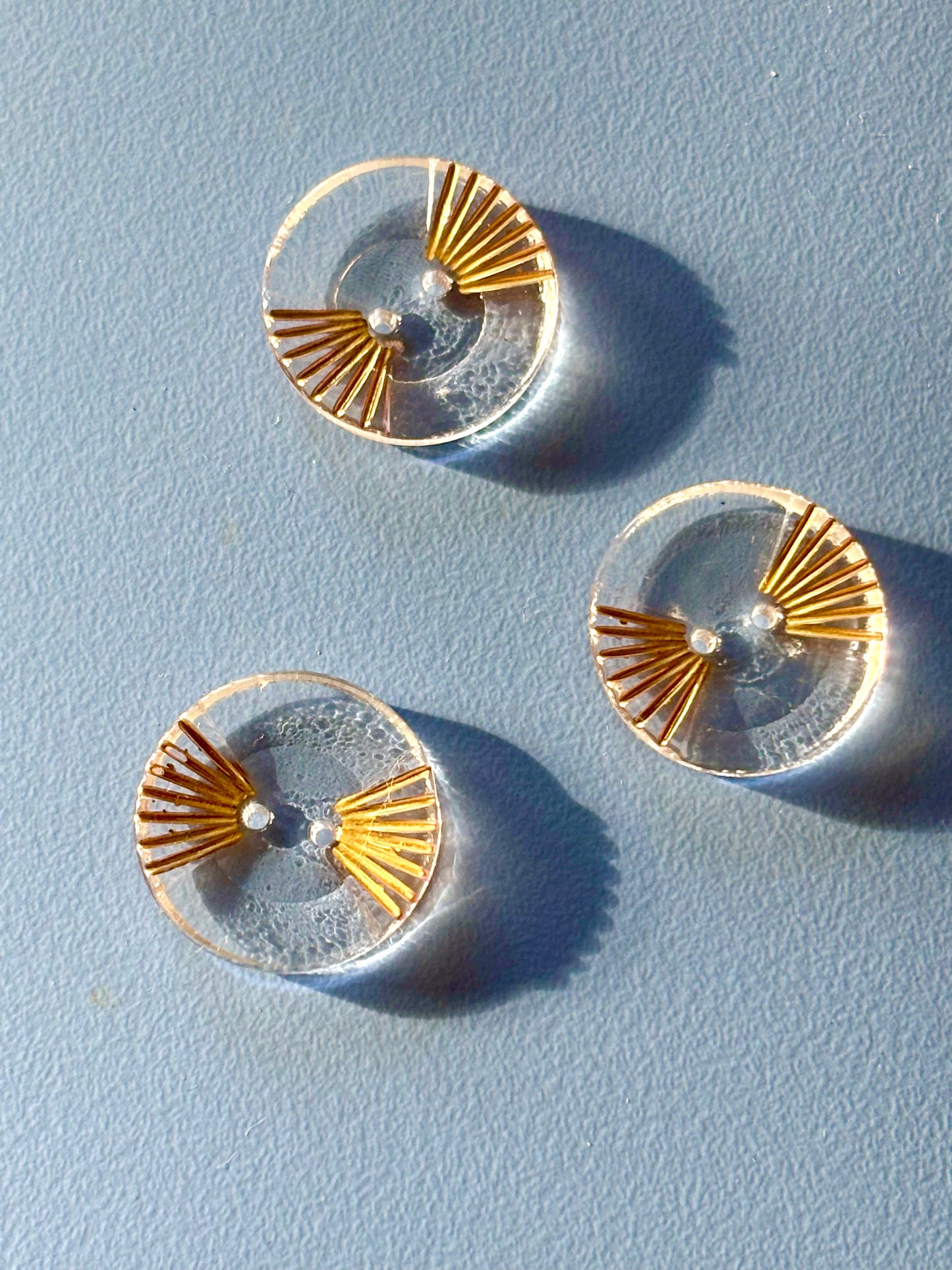 18mm - VIFTE knap - krystal, Guld