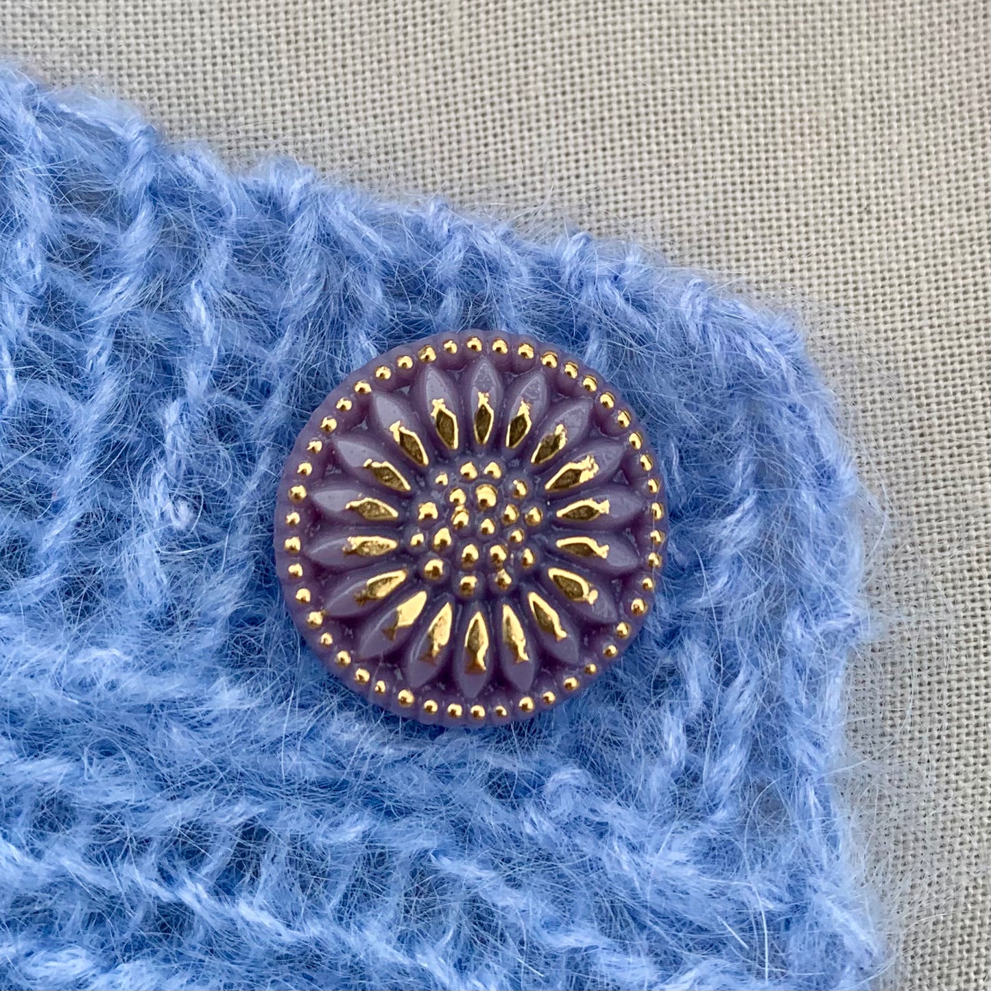18mm - SOLSIKKE knap - Lavendel Lilla, Guld