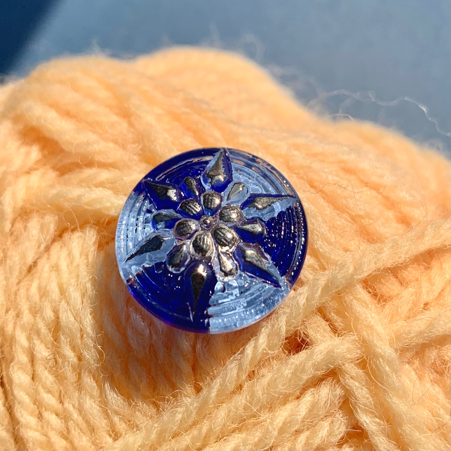 blå glasknap riga 18mm med sølv detaljer