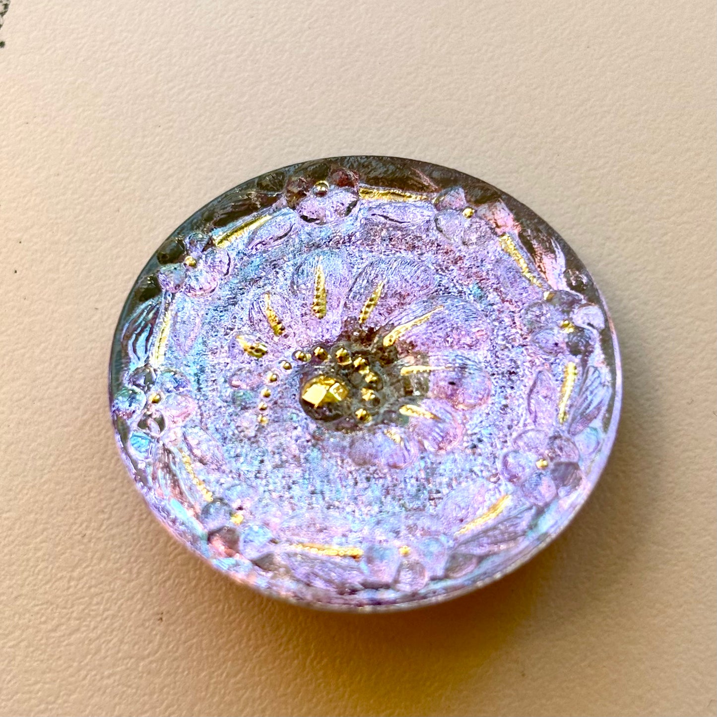 glasknap lavendel 32mm stor knap guld dekoration