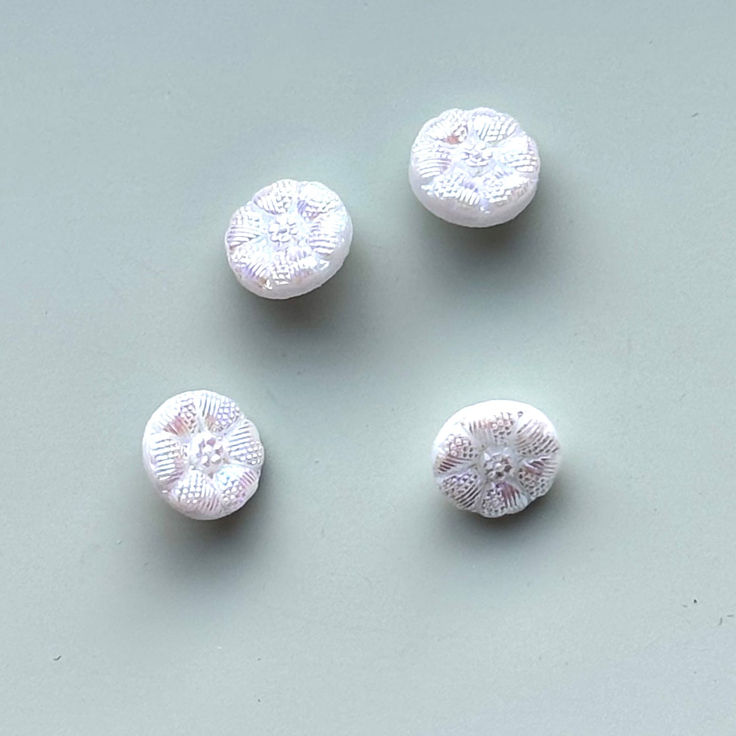 lille glasknap unik bellis hvid knap til strik