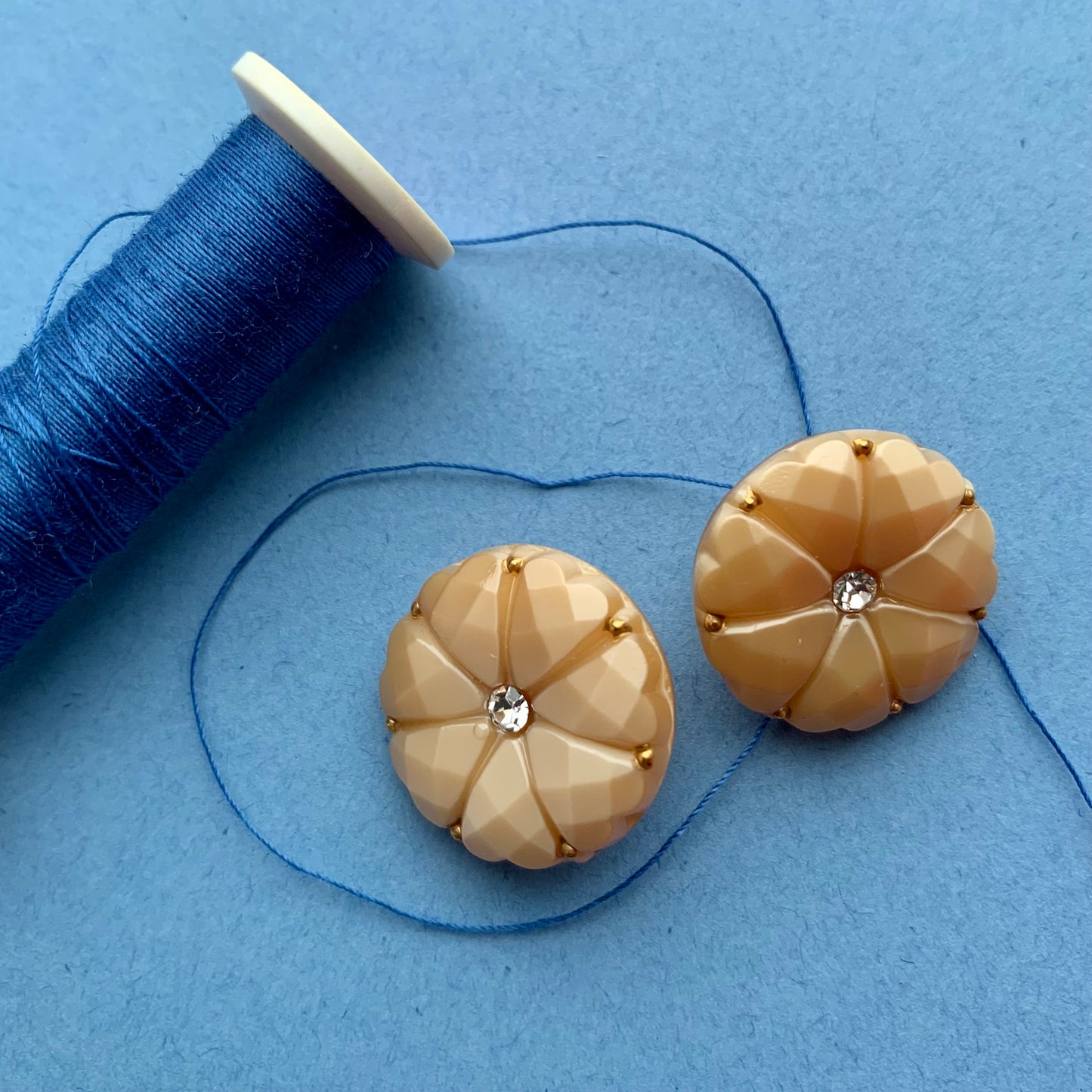 Dahlia_brun_klar_krystal_guld