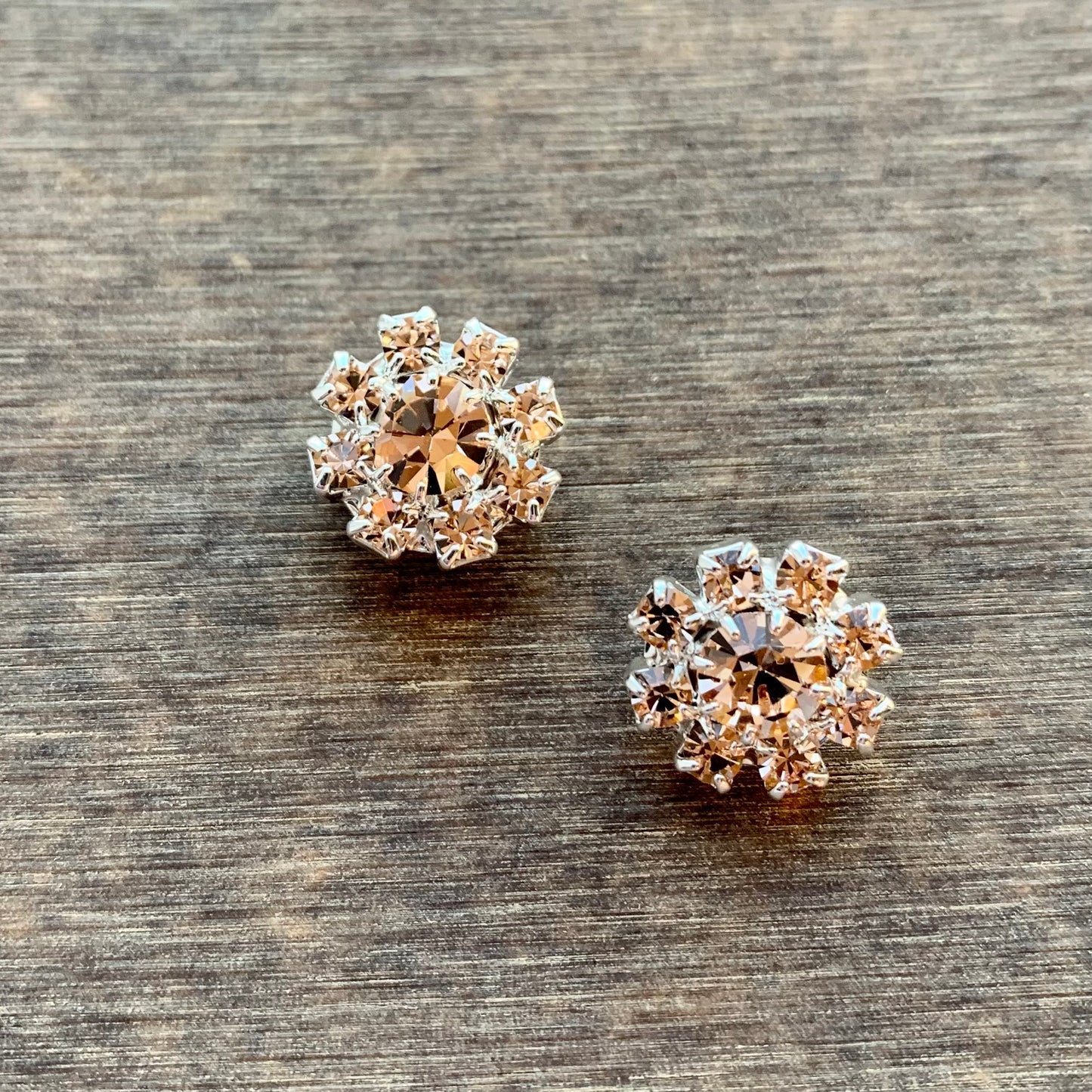 Champagne similiknap 14mm med sølv fatning