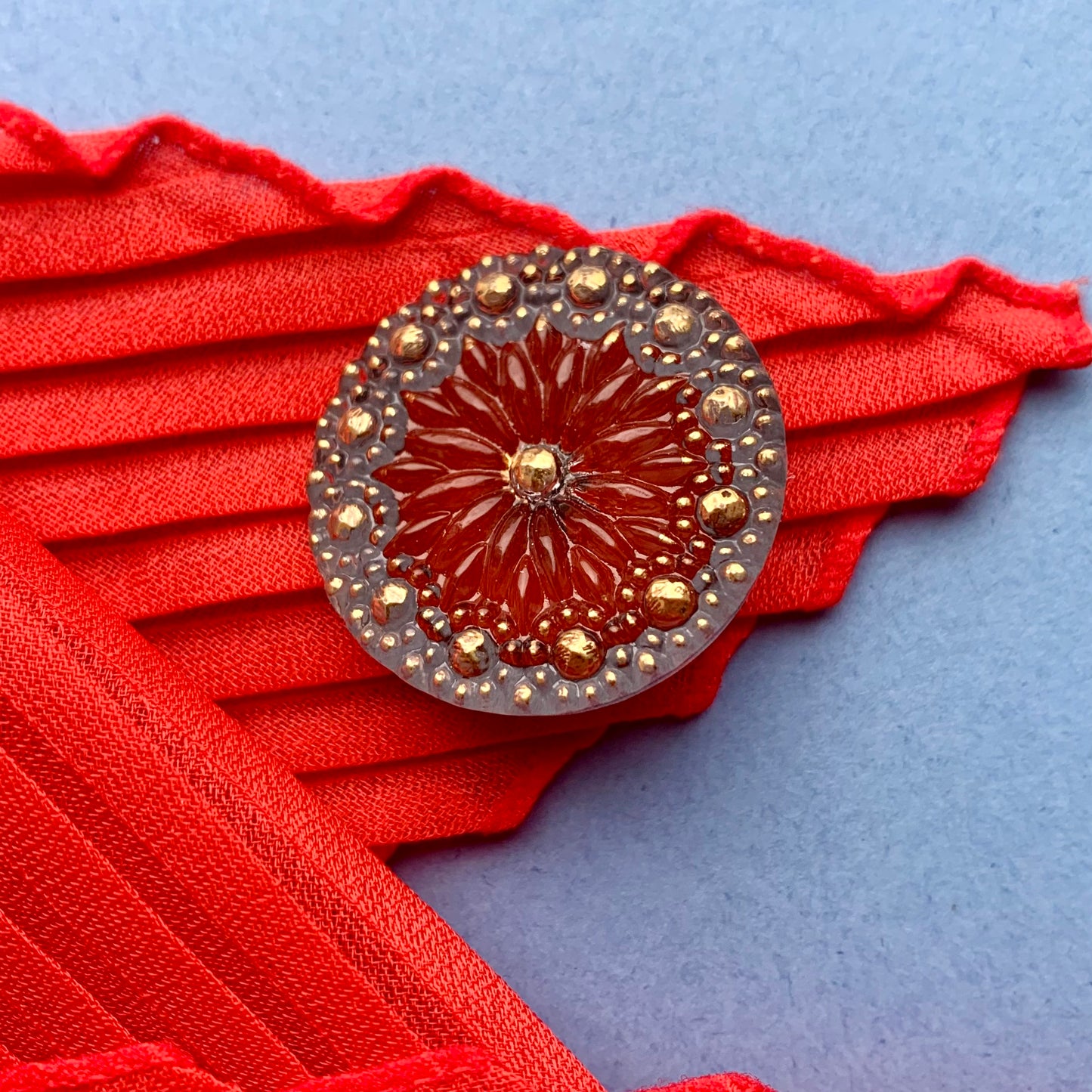 26mm - KORNBLOMST knap - Grå, Rød, Guld