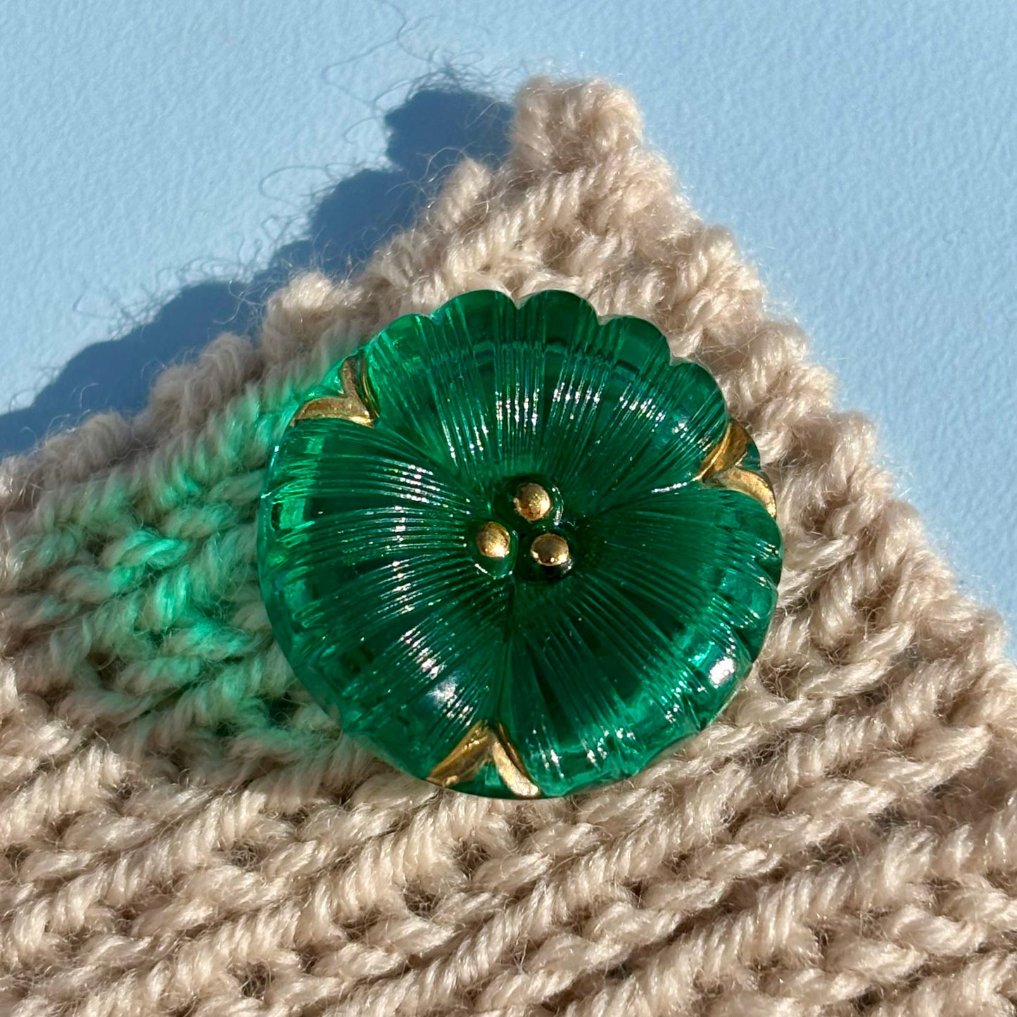 22mm - DAISY knap - Skovgrøn, Guld
