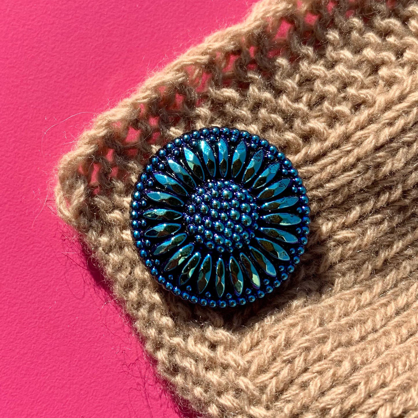 26mm - SUNFLOWER button - Black, Mother of pearl effect