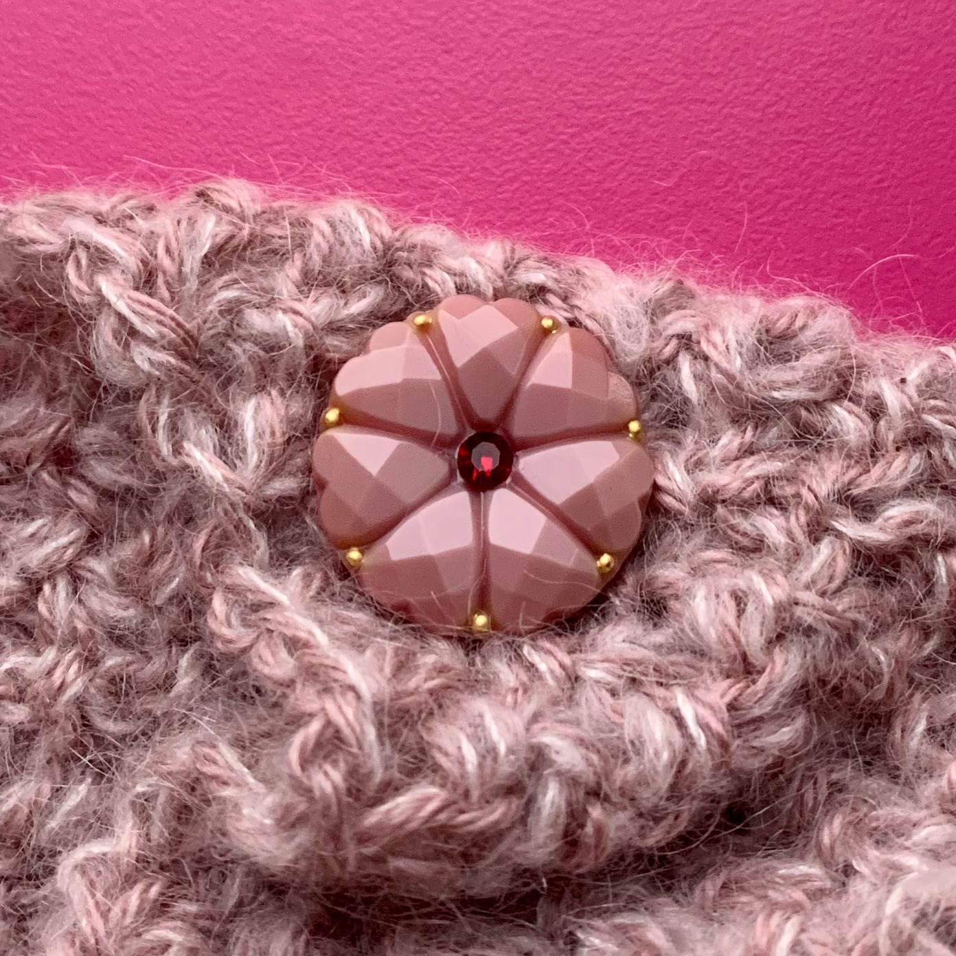 26mm - DAHLIA knap - Rosa, rubin rød sten