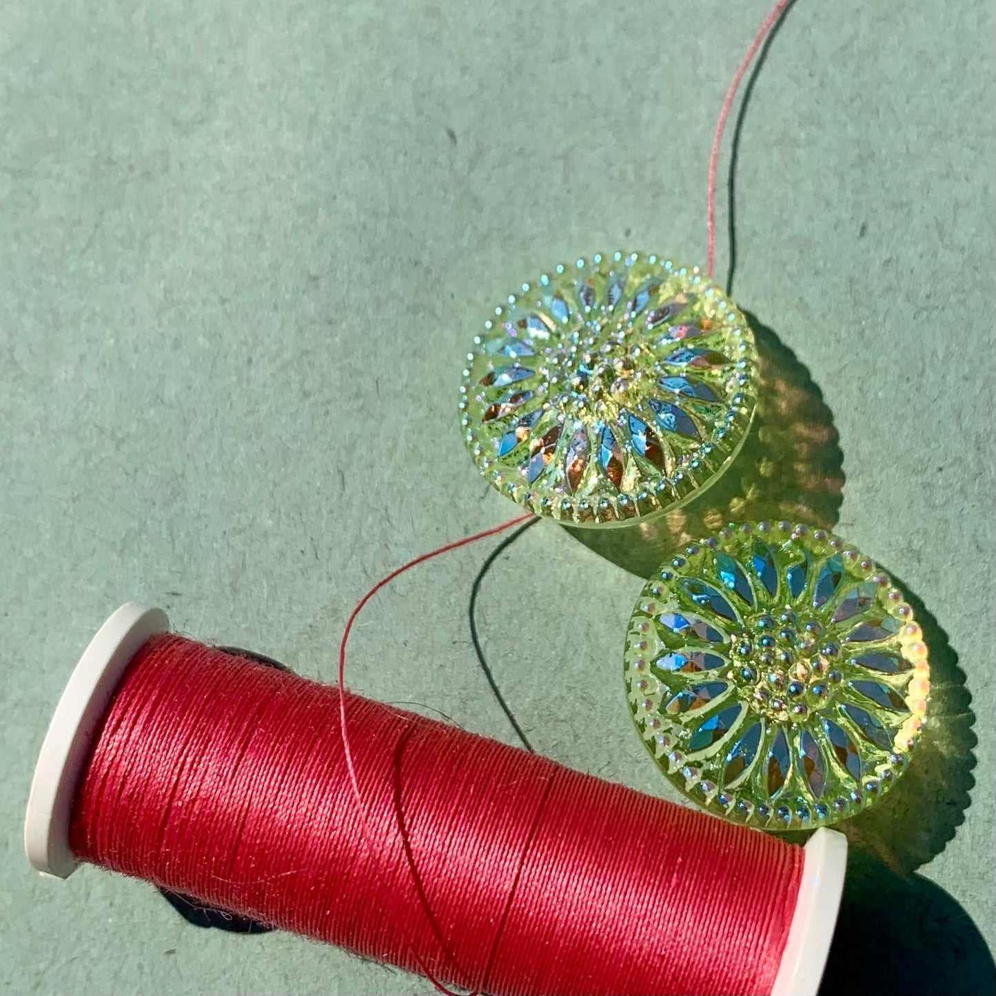 Gul glasknap 18mm med spejl effekt 