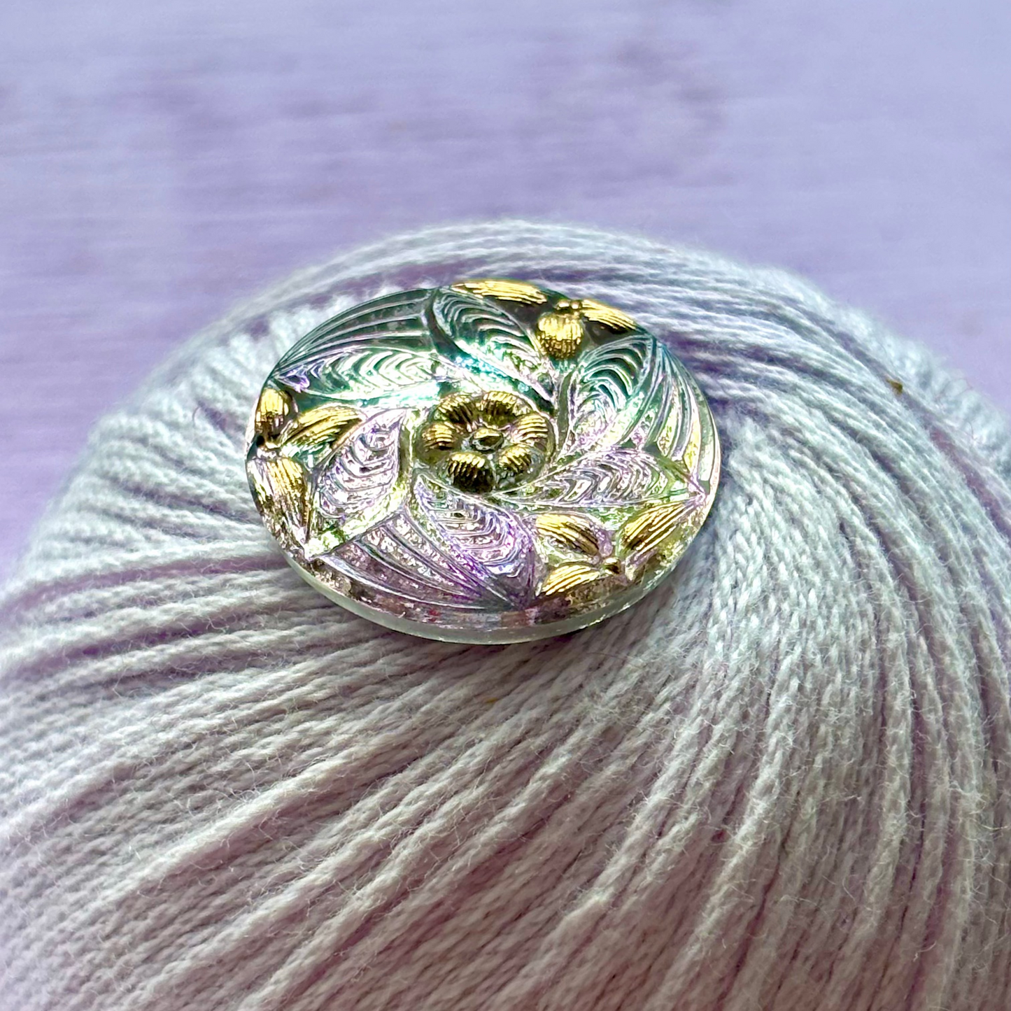 26mm - SAKURA knap - klar, pastel, Guld