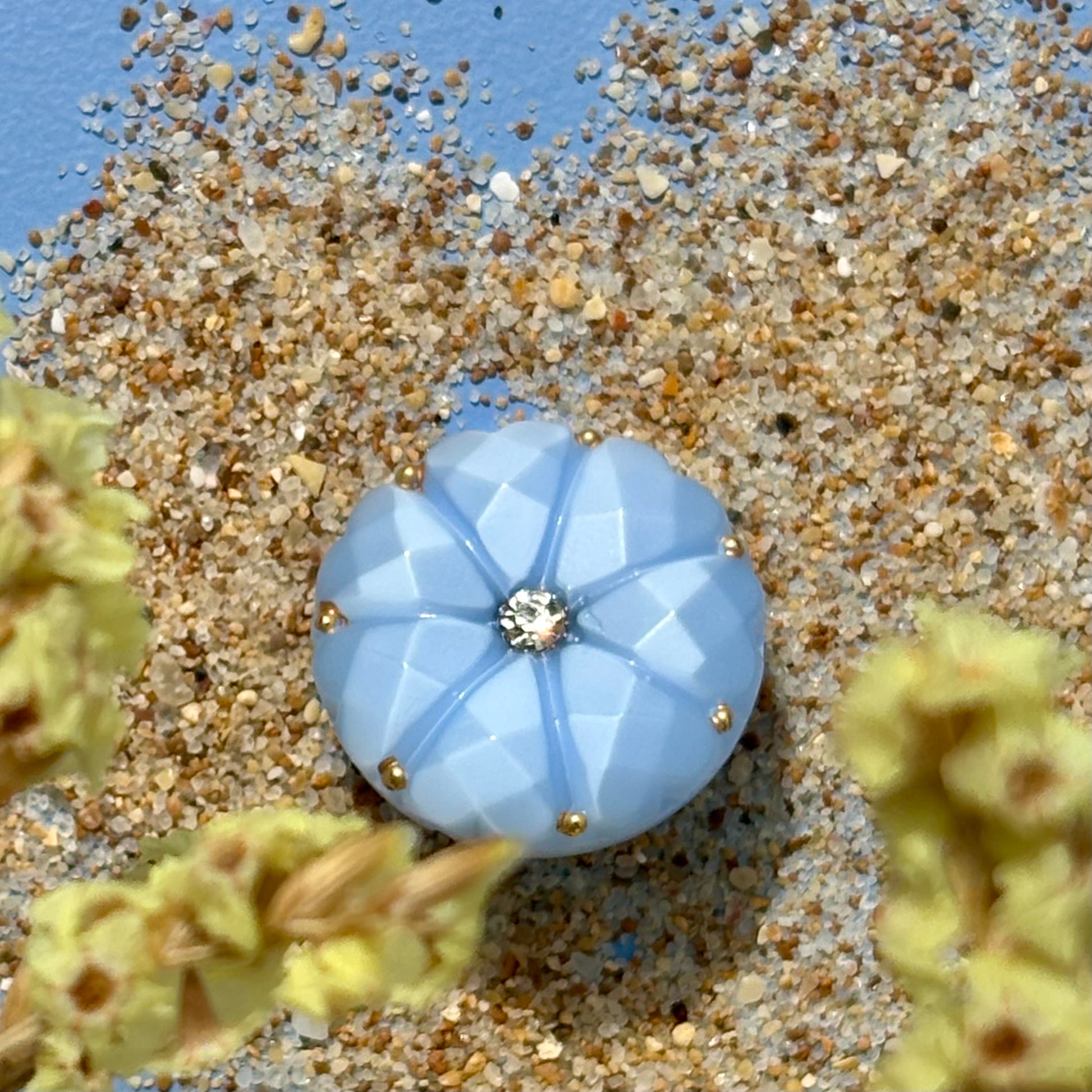 Glasknap dahlia himmel blå med klar similisten og guld prik 22mm 