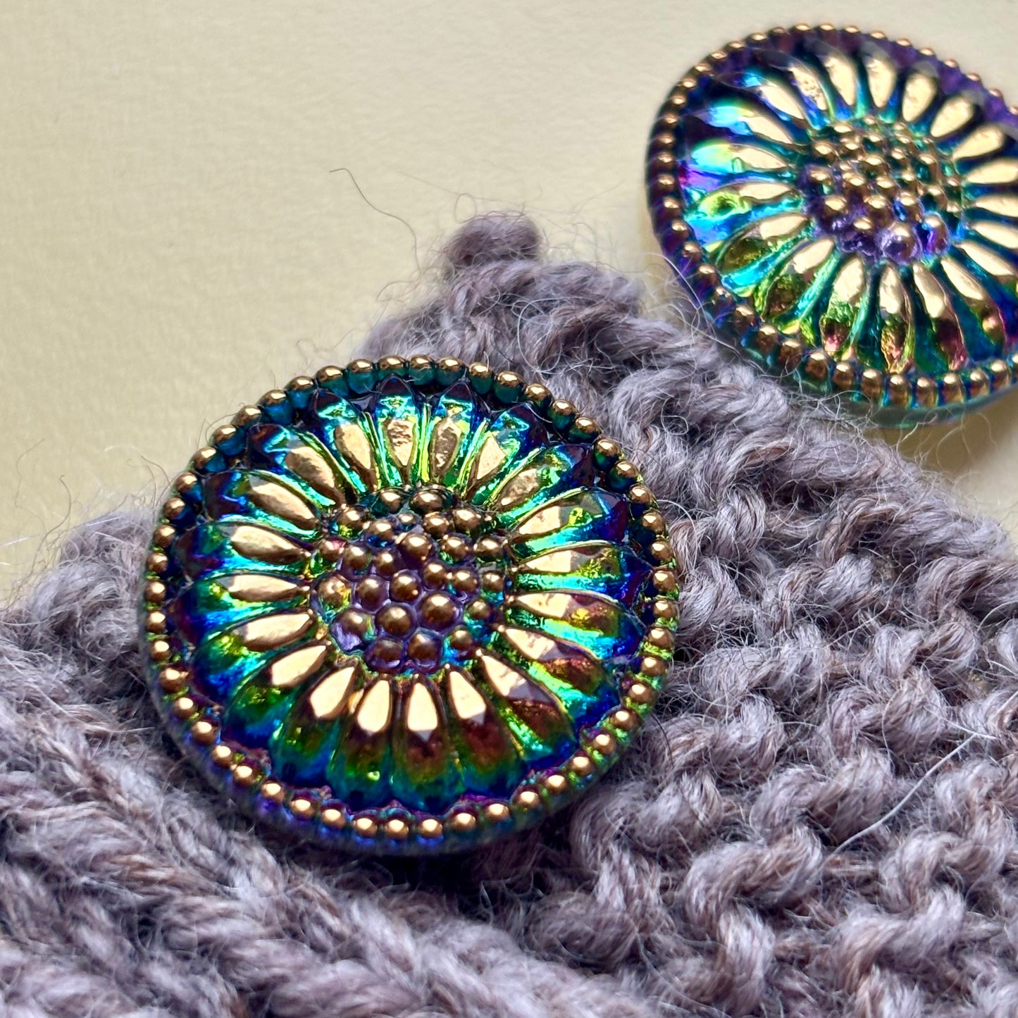 glasknap 22mm multifarvet solsikke guld detaljer 