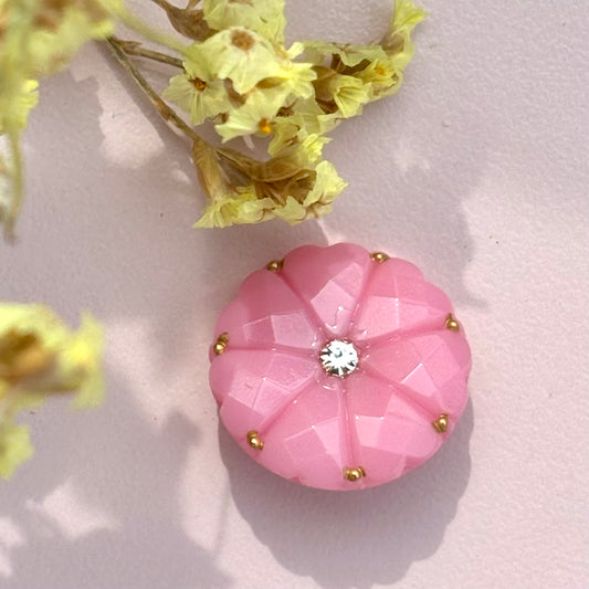 Dahlia glasknap pink glas, klar similisten, guld prikke på kanten 18mm 