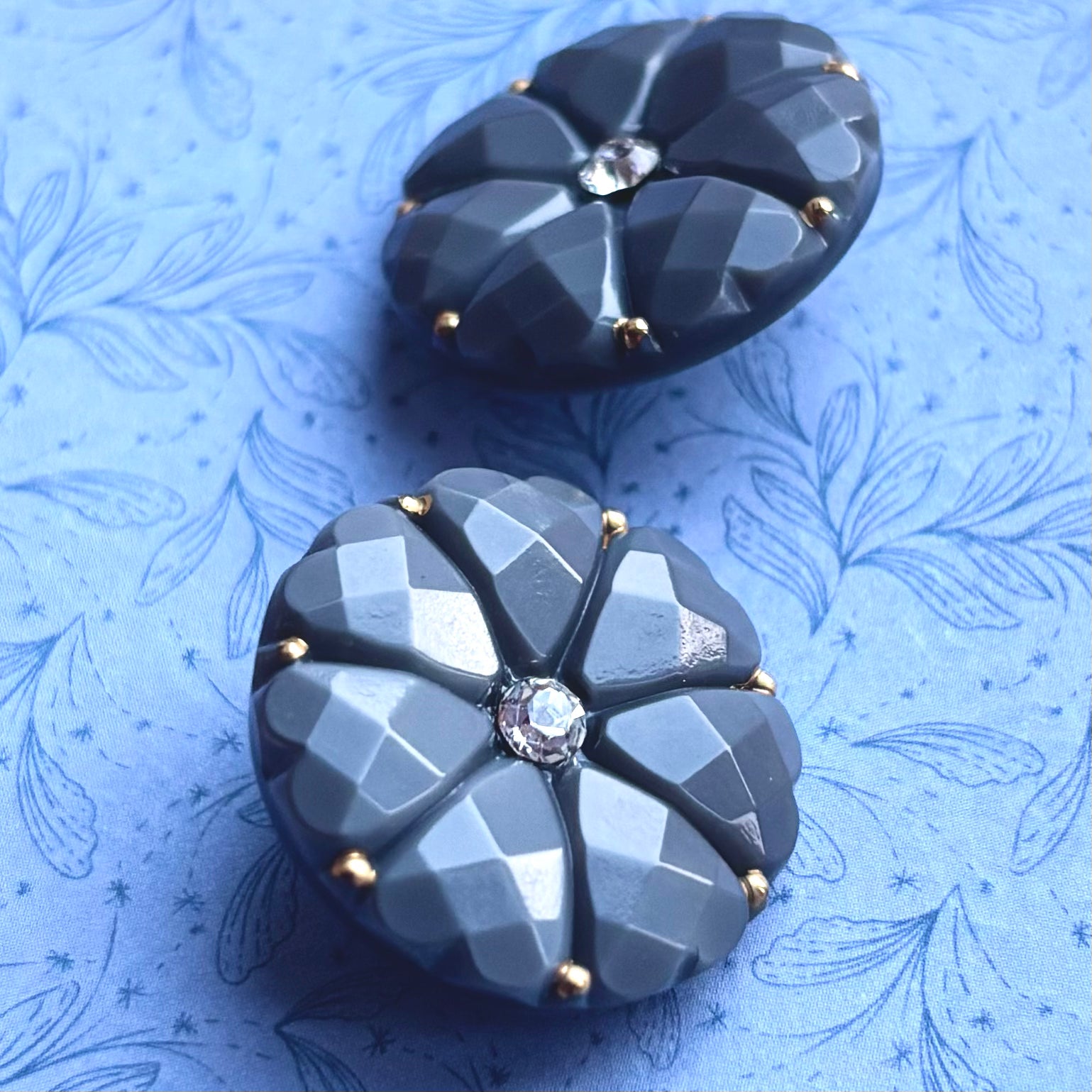 koksgrå dahlia glasknap guld dot klar similisten 22mm 