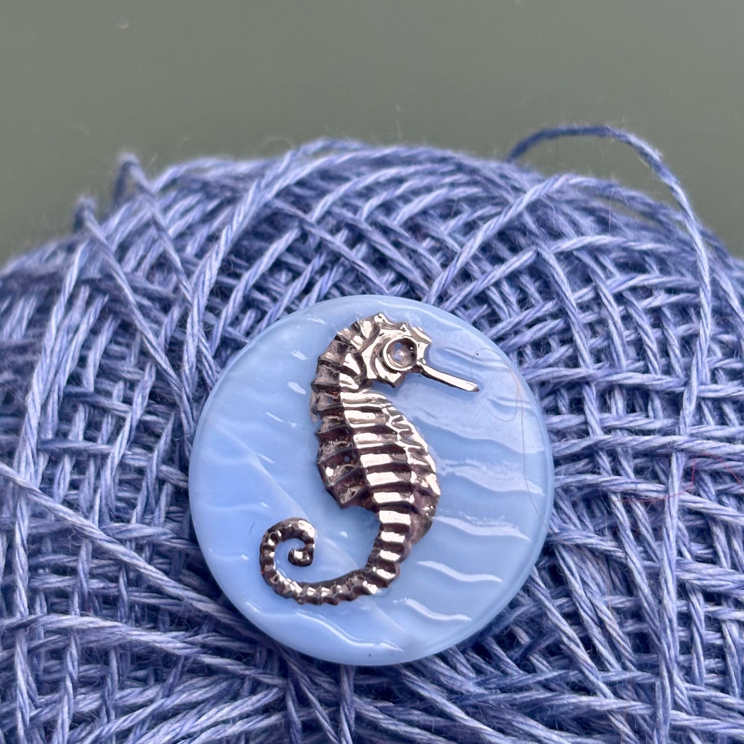 søhest glasknap blå 22mm sølv hest 