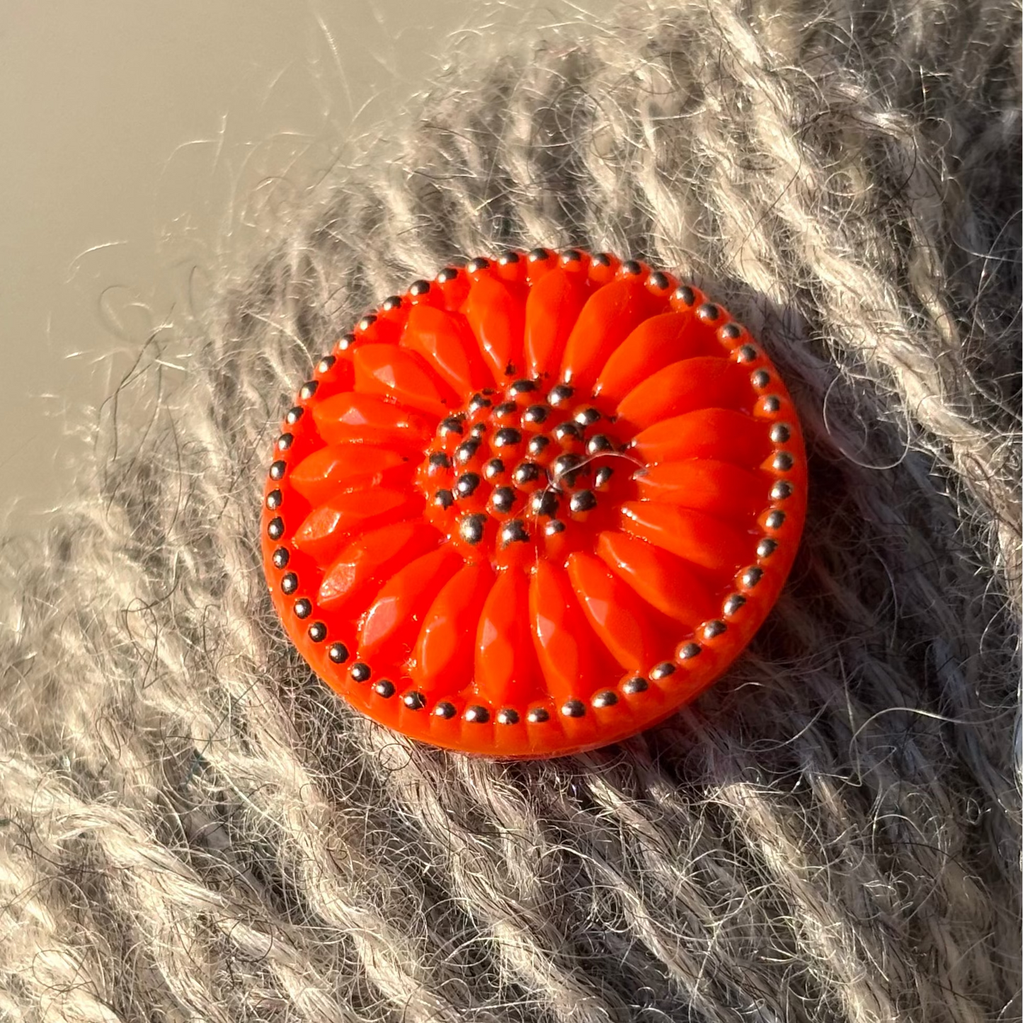 solsikke knap orange soelv 22mm 