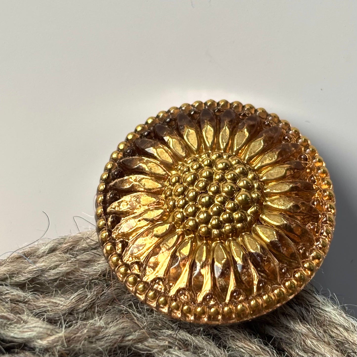 solsikke glasknap stor guld 26mm 