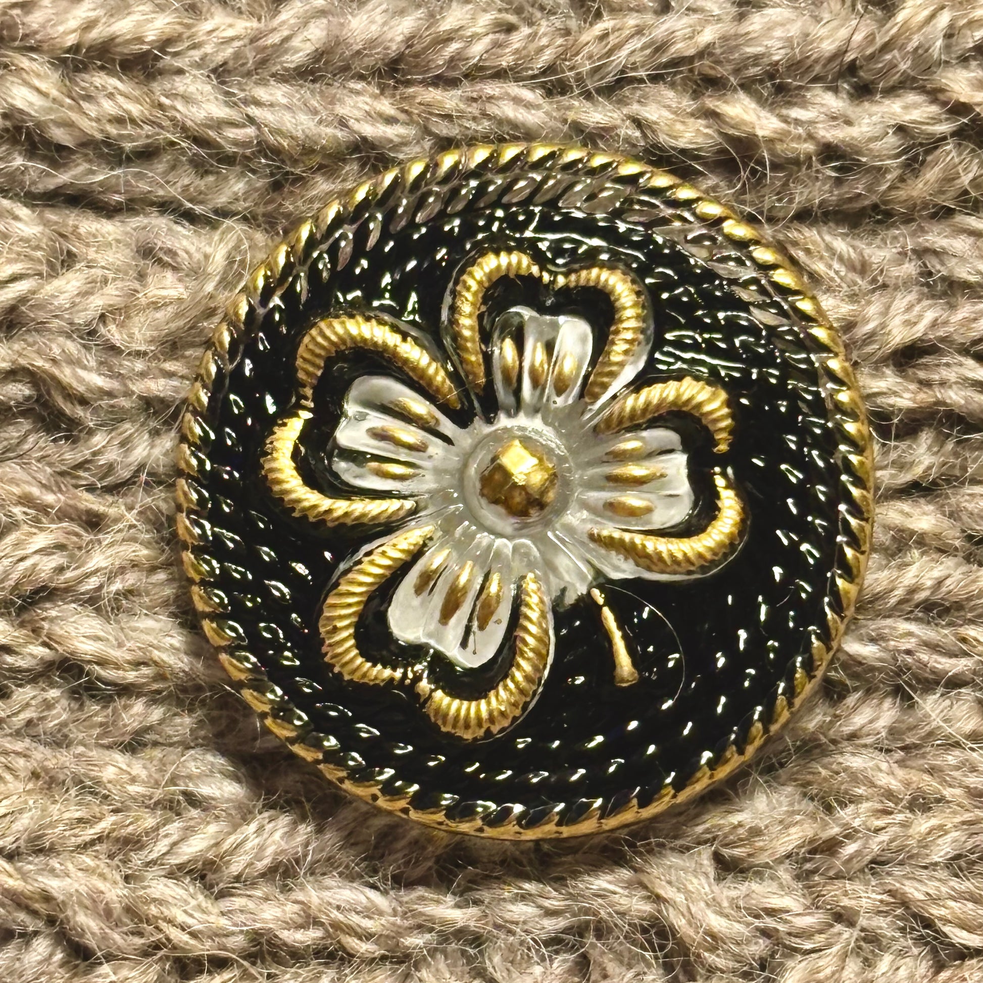 kløver glasknap sort guld 26m 