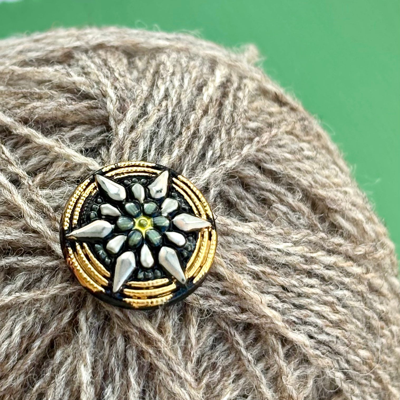 glasknap rign 18mm sort glas handmalet guld 