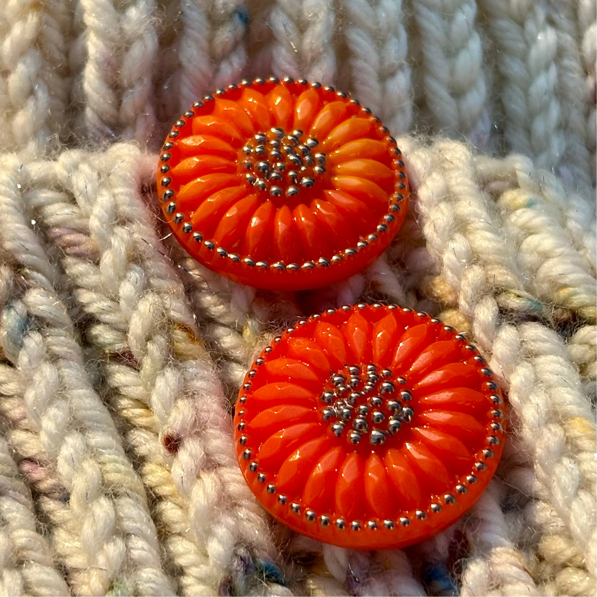 solsikke knap orange soelv 22mm 